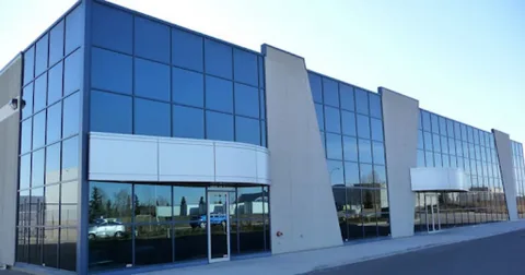 أعمال الواجهات وأنظمة الألمنيوم